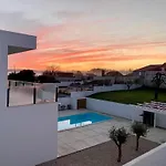 Casa Mikali * Alfeizerao